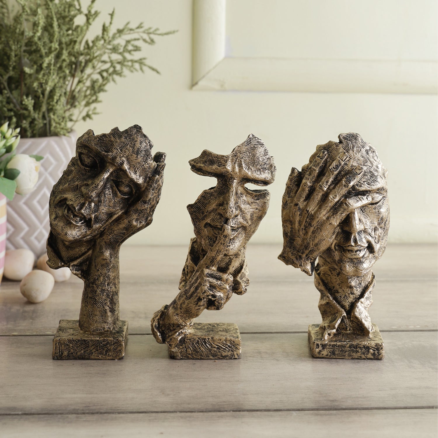 Human Face Decorative Resin Showpiece (Set of 3)