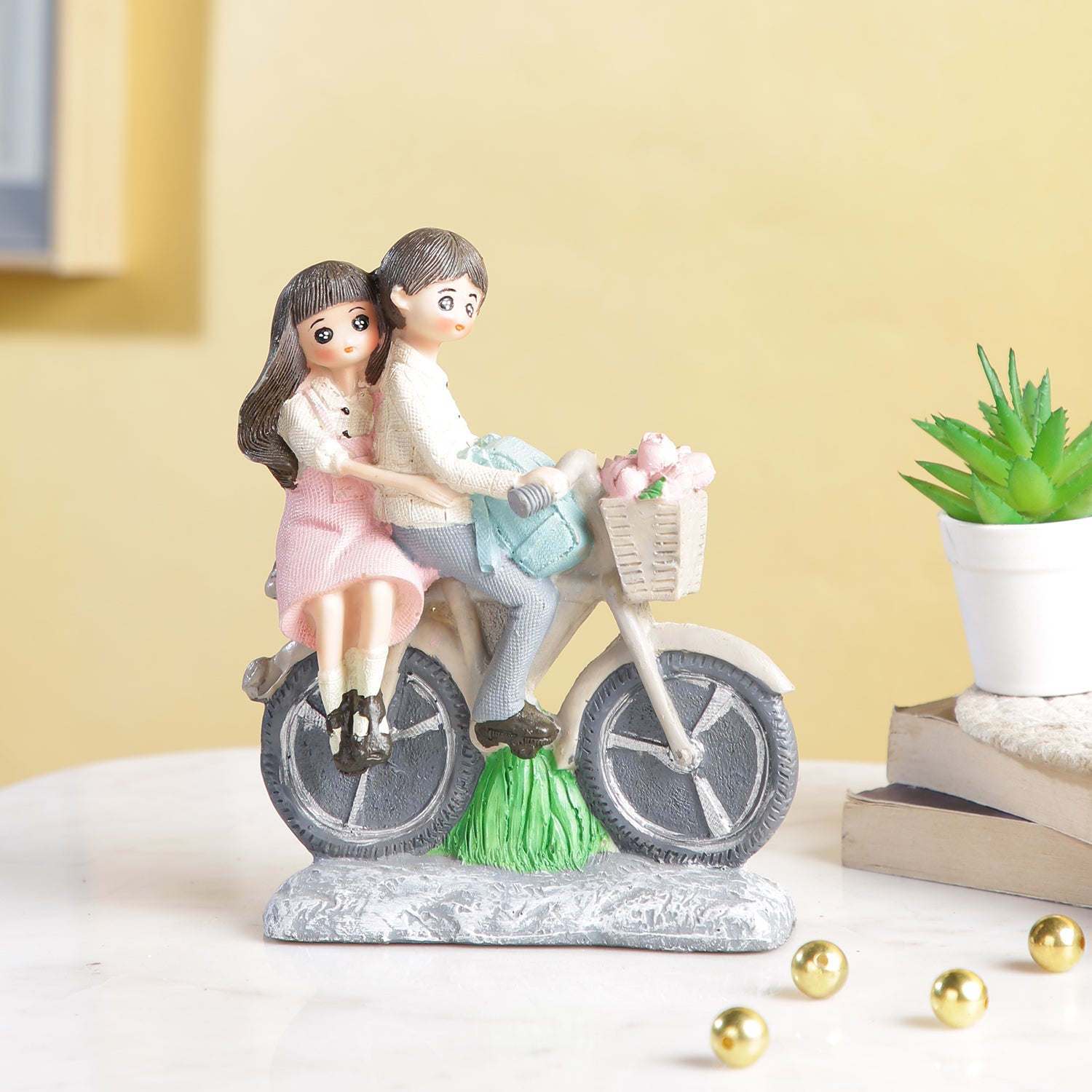 Couple on Cycle Resin Showpiece CPLMAS123